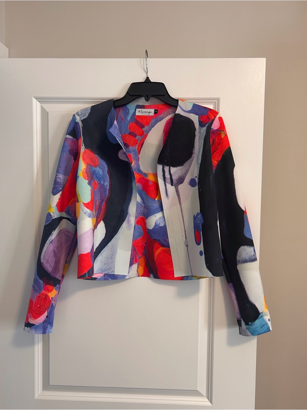 Nuvango blazer size 6 PTP 17